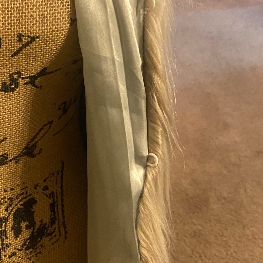 Faux Fur Vest. - Picture 7 of 8